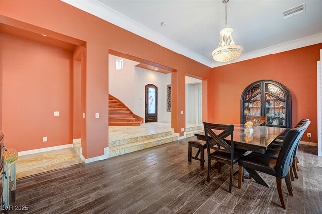 property at 6 Holly Tree Ct