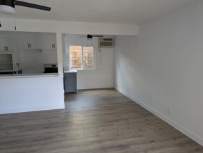 Oasis Apartments in Downey, CA - Building Photo - Building Photo