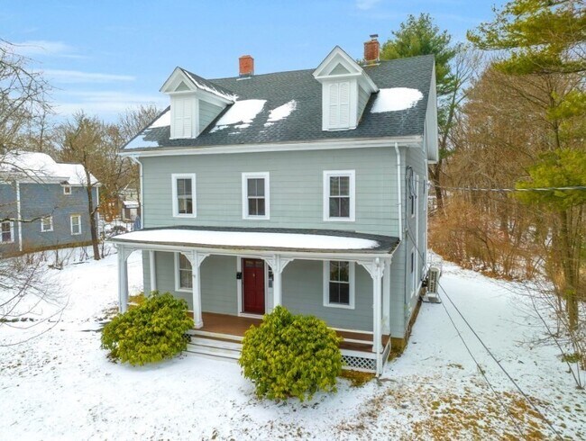 186 Main St-Unit -1 in Wayland, MA - Foto de edificio - Building Photo