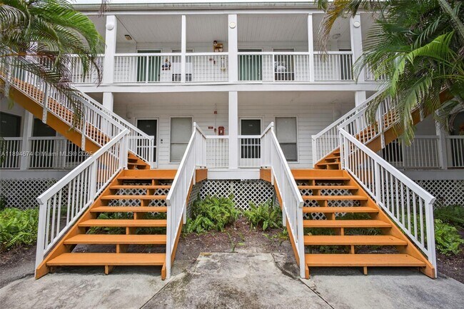 259 Cypress Point Dr in Palm Beach Gardens, FL - Building Photo - Building Photo