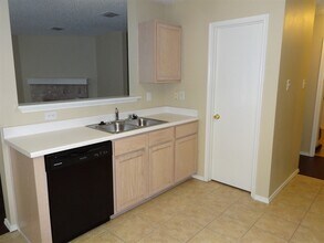 4301 Meadowknoll Dr in Fort Worth, TX - Foto de edificio - Building Photo