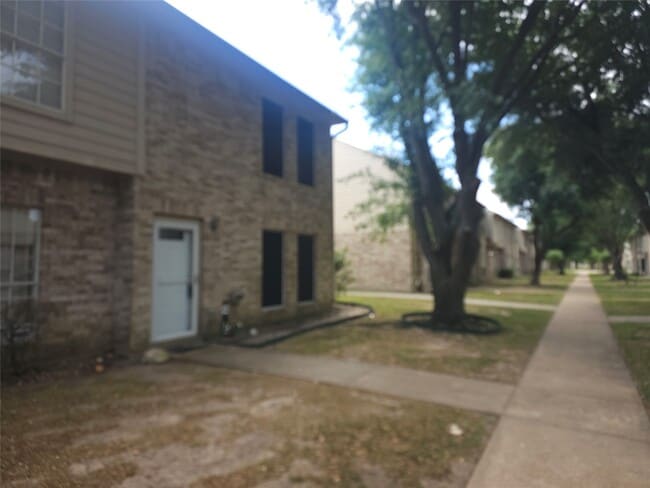 1063 Birnham Woods Blvd in Pasadena, TX - Building Photo - Building Photo