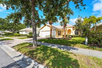 7716 Uliva Way in Sarasota, FL - Building Photo - Building Photo