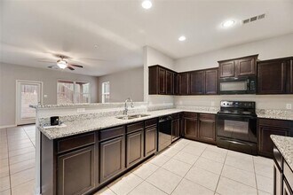 4829 Beaver Creek Ave in Denton, TX - Building Photo - Building Photo