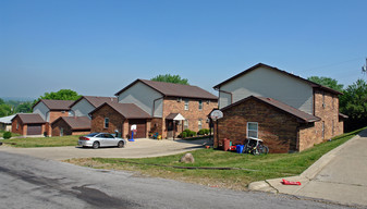225-239 Gilbert Ave in Fairborn, OH - Building Photo