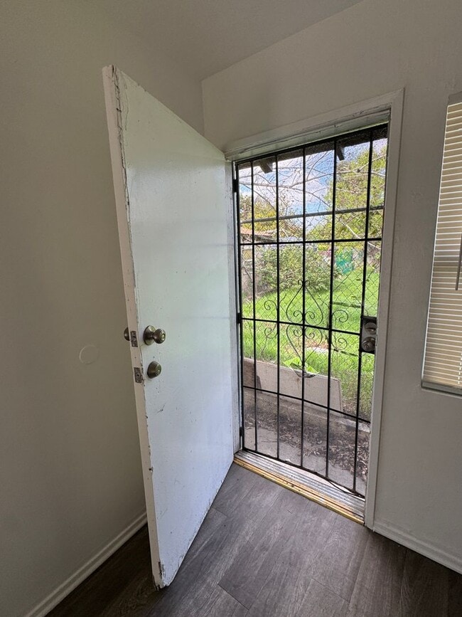 834-846 N Davidson Ave in San Bernardino, CA - Building Photo - Building Photo