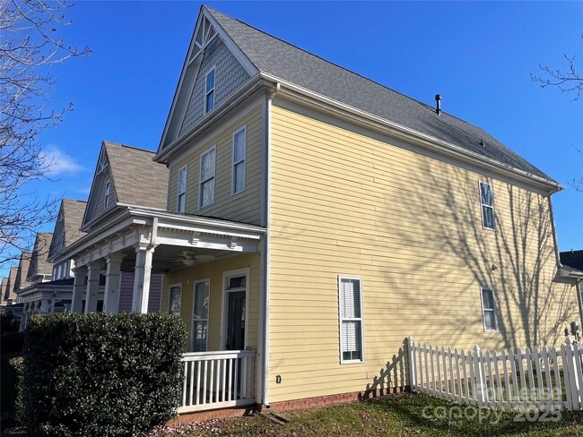 property at 104 Kensington St