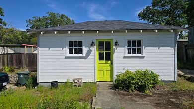 667 Plum St in Novato, CA - Building Photo - Building Photo