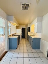 2705 Sherwood Ln in Austin, TX - Foto de edificio - Building Photo