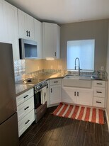 859 Washington St, Unit ADU apartment in Traverse City, MI - Building Photo