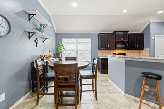 4318 Plumeria Ave in Baytown, TX - Foto de edificio - Building Photo