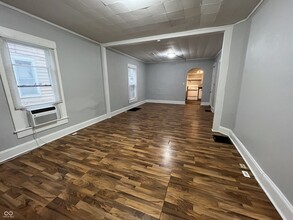 330 N Holmes Ave in Indianapolis, IN - Foto de edificio - Building Photo