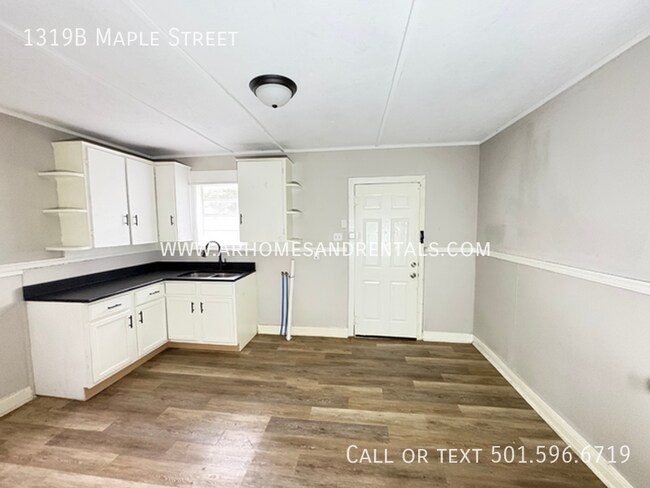 1319 Maple St in North Little Rock, AR - Building Photo - Building Photo