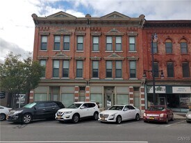 813 S Salina St in Syracuse, NY - Building Photo