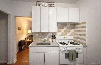 8 Vermont St in Long Beach, NY - Building Photo - Building Photo