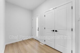 6381 King Wynd SW in Edmonton, AB - Building Photo - Building Photo