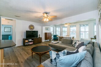 1632 Strand St in Neptune Beach, FL - Building Photo - Building Photo