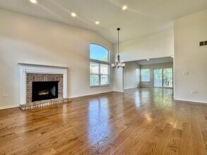 1825 Red Bud Rd in Bolingbrook, IL - Building Photo - Building Photo