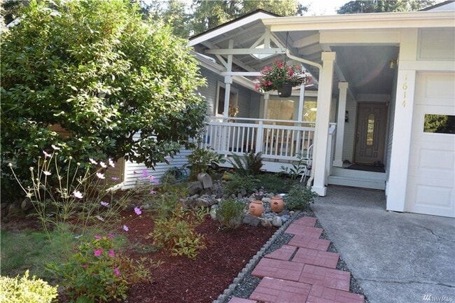 1614 216th Ave SE in Issaquah, WA - Building Photo - Building Photo