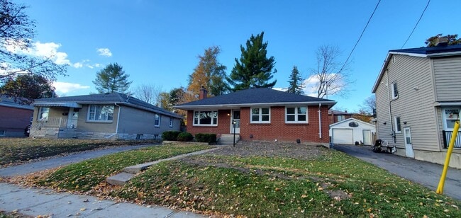 34 Hastings Dr in Belleville, ON - Building Photo - Building Photo