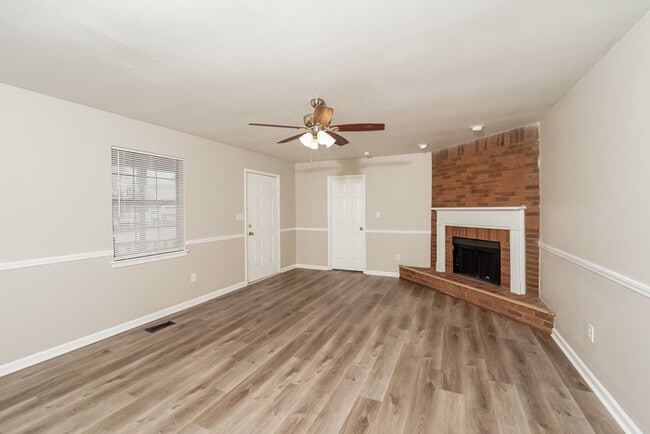 8405 Lanewood Cir in Leeds, AL - Building Photo - Building Photo