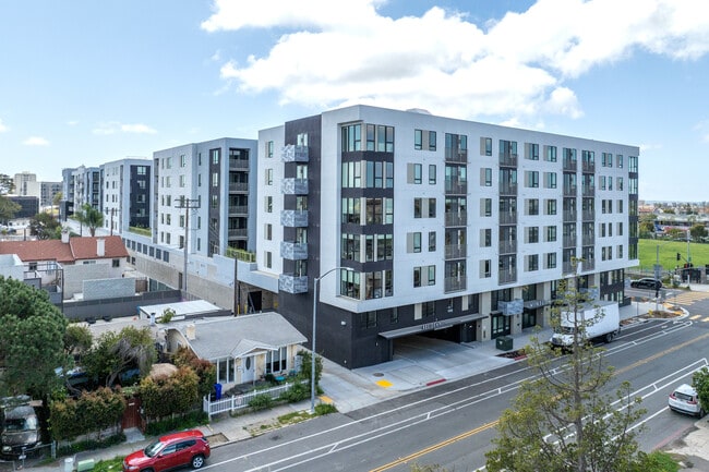 Winslow in San Diego, CA - Foto de edificio - Building Photo