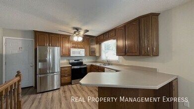 Beautiful 5 Bed 3 Bathroom Home w/ 2-Stall Garage, Unit 2205 in Sioux Falls, SD - Building Photo - Building Photo