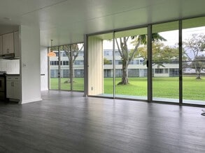 95-015 Kuahelani Ave in Mililani, HI - Building Photo - Building Photo