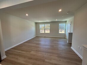 1180 W Walnut Rd in Vineland, NJ - Foto de edificio - Building Photo