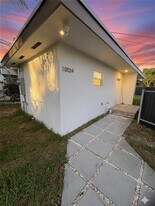 10020 SW 171st St in Miami, FL - Building Photo