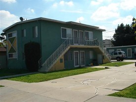 4020 Manhattan Beach Blvd in Lawndale, CA - Building Photo