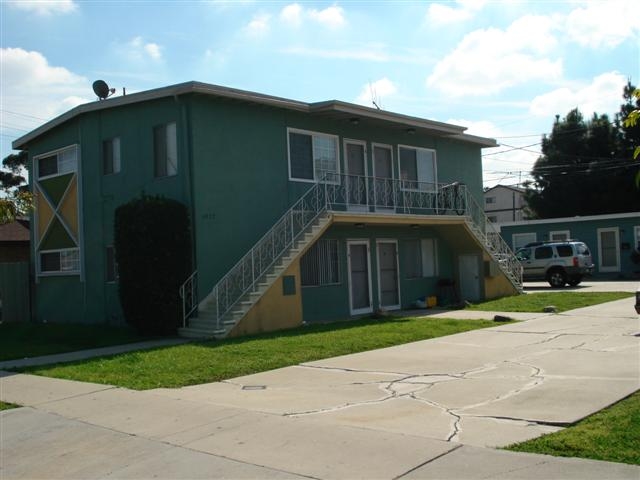 4020 Manhattan Beach Blvd in Lawndale, CA - Foto de edificio