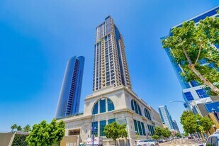 700 W E St in San Diego, CA - Building Photo