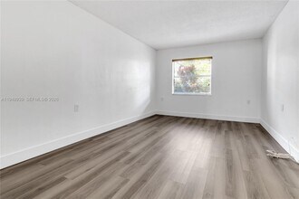 11273 SW 88th St in Miami, FL - Building Photo - Building Photo