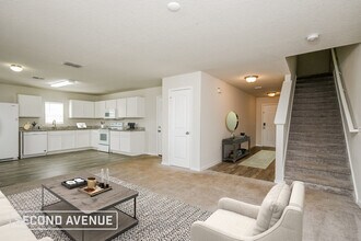 106 Tulip Ln in Poinciana, FL - Building Photo - Building Photo