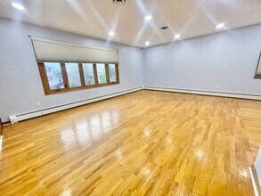 47 Country Village Ct in Bayonne, NJ - Building Photo - Building Photo