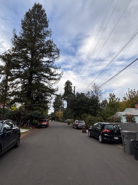 8033 Winthrope St in Oakland, CA - Building Photo - Building Photo