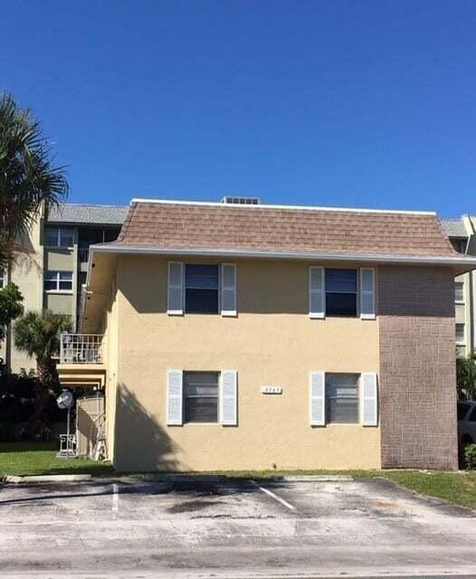 property at 2707 Vandiver Dr