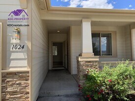 1024 Westcreek Ln in Carson City, NV - Building Photo