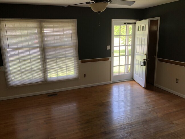 1711 Woodlawn Dr in Scotland Neck, NC - Building Photo - Building Photo