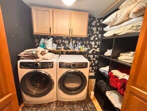 710 S Shore Ct in Columbia City, IN - Foto de edificio - Building Photo