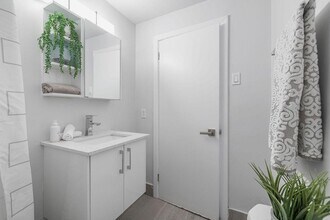 50 Selkirk in Ottawa, ON - Building Photo - Building Photo