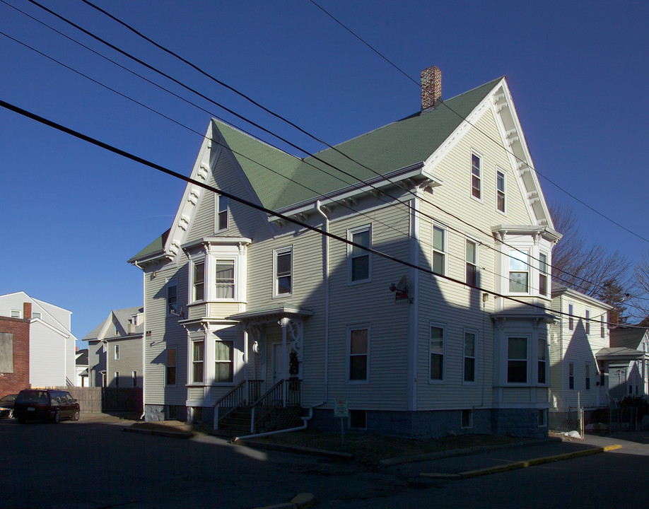 16 Union St in Taunton, MA - Building Photo