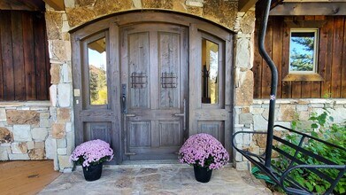 7104 Canyon Dr in Park City, UT - Building Photo - Building Photo
