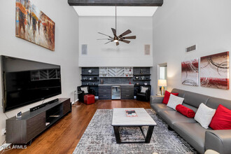 7740 E Camelback Rd in Scottsdale, AZ - Building Photo - Building Photo