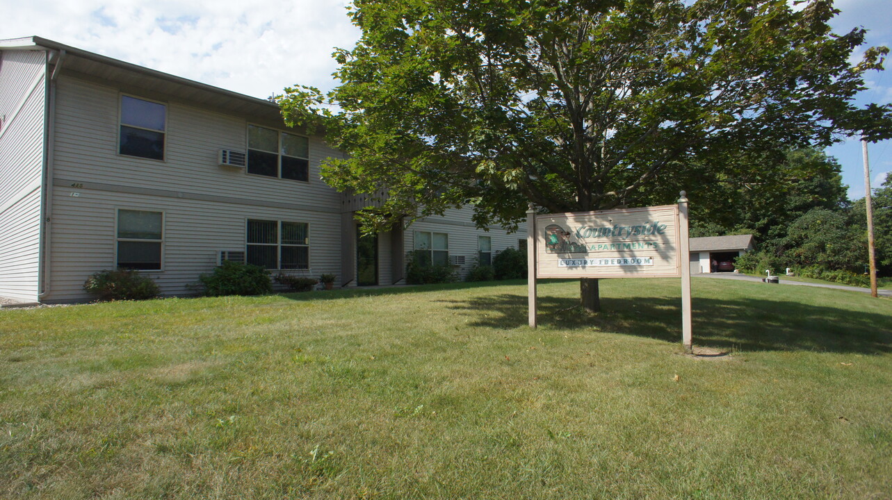 Countryside Apartments in Mosinee, WI - Foto de edificio