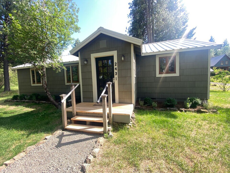 2431 WA-141 in Trout Lake, WA - Building Photo