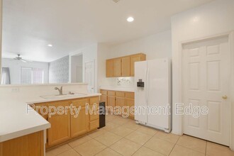 127 Fuerte Ct in Hemet, CA - Building Photo - Building Photo