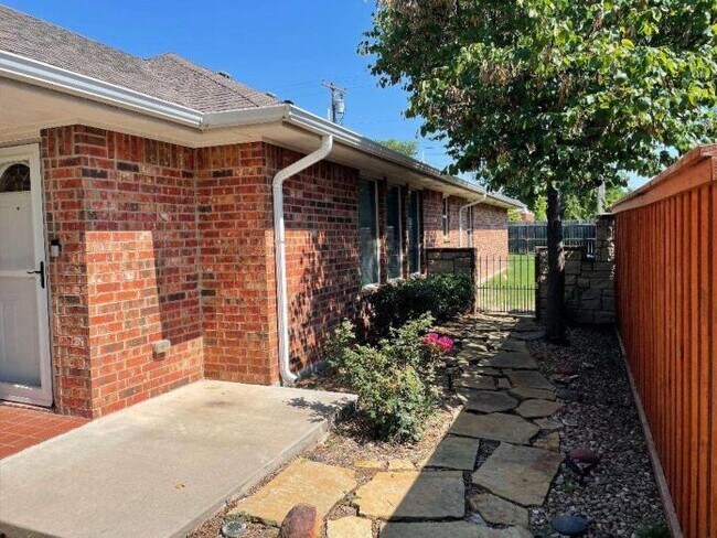 2513 SW E Ave in Lawton, OK - Building Photo - Building Photo