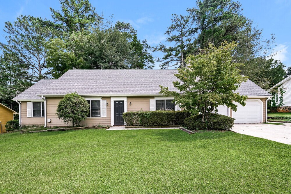 613 Almand Branch Rd SE in Conyers, GA - Building Photo